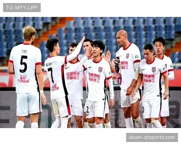 中超2026赛季前瞻：沪上双雄领跑争冠集团，泰山海港谁主沉浮？